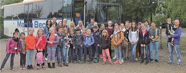 Gemeinsames Gruppenfoto am Phantasialand in Brühl.privat
