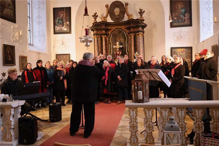 Gemeinsames Konzert in der vollbesetzten Kapelle des Schlosses Blumenthal in Aichach nahe Augsburg.  Foto:privat