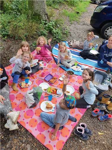 Gemeinsames Picknick auf dem Remstecken.