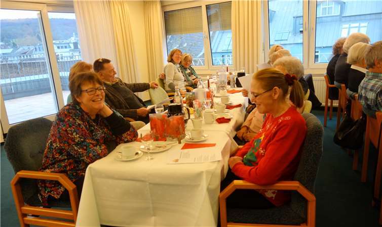 Gemeinsames Singen, Scherzen und Lachen prägte das Treffen. Foto: privat