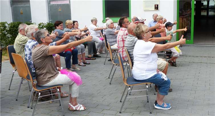 Gemeinsamkeit und leichte Bewegungsangebote für Körper, Geist und Seele stehen im Fokus der Bewegungstreffen.