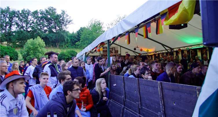 Gemeinschaftlich fieberten dieDaubacher Eulen mit der Nationalelf. Foto: MIH