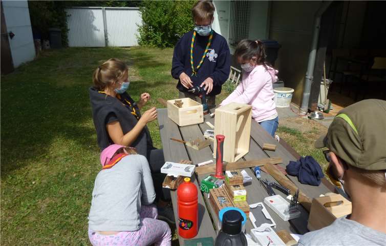 Gemeinschaftlich wurde gebastelt und gewerkelt. Foto: privat