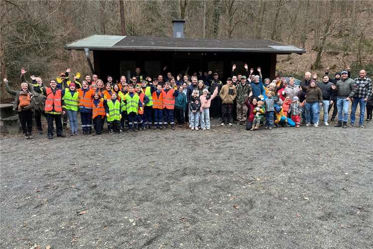 Gemeinschaftsaktion in Arenberg/Immendorf: Weniger Müll als im Vorjahr gefunden. Foto: privat