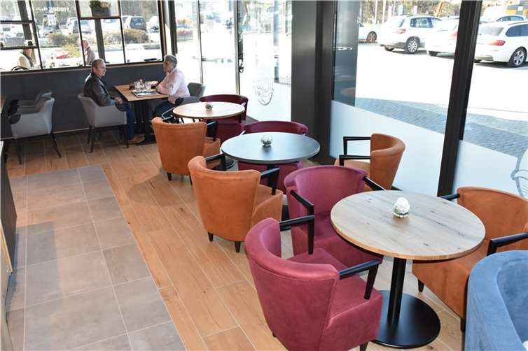 Gemütlich und abwechslungsreich gestaltet ist das Cafe.
