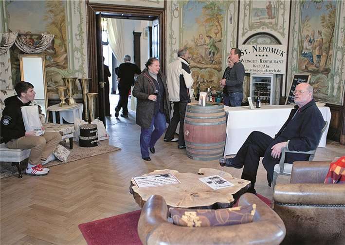 Gemütliche Atmosphäre in edlem Ambiente bot das Schlossfest anlässlich des Tages der offenen Tür auf Schloss Miel. VJ