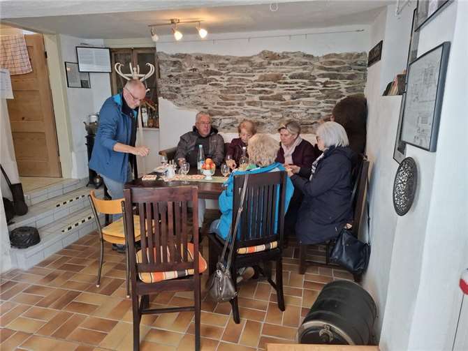 Gemütliches Beisammensein beim Zwiebelkuchenfest.  Foto: privat