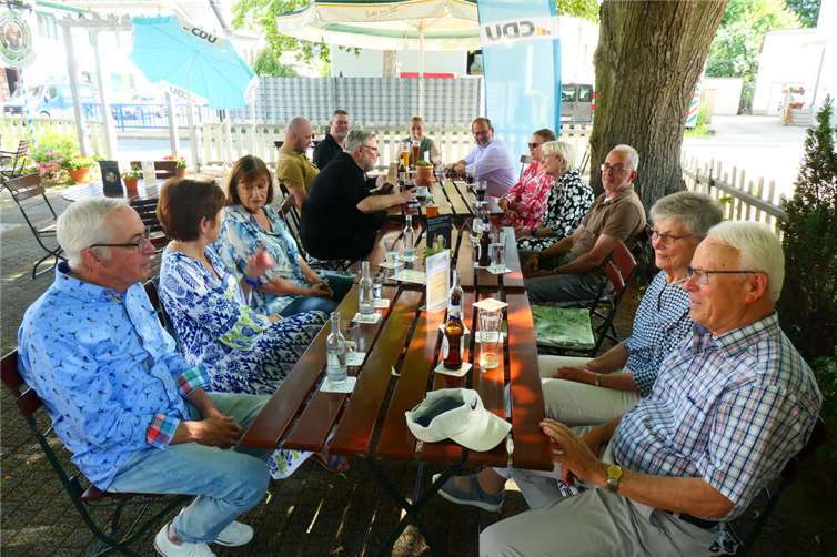 Gemütliches Beisammensein beim politischen Frühshoppen. Foto: privat