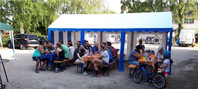 Gemütliches Beisammensein war angesagt bei den Volleyballern – allerdings erst, nachdem zum Spaß ein vereinsinternes Turnier ausgetragen wurde. privat