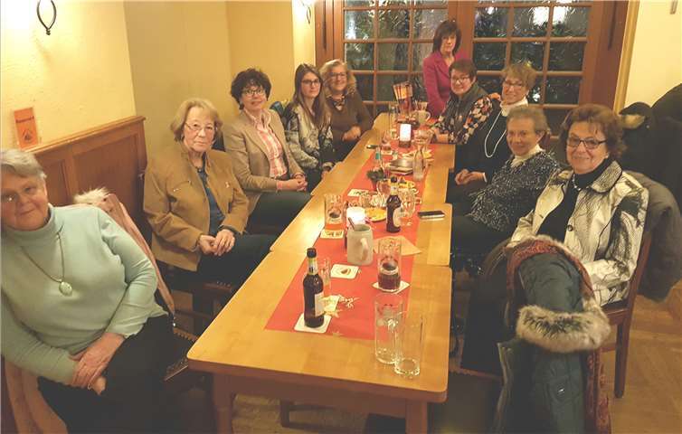Gemütliches Beisammensitzen der CDU Frauen Union im Brauhaus in Bad Neuenahr.privat