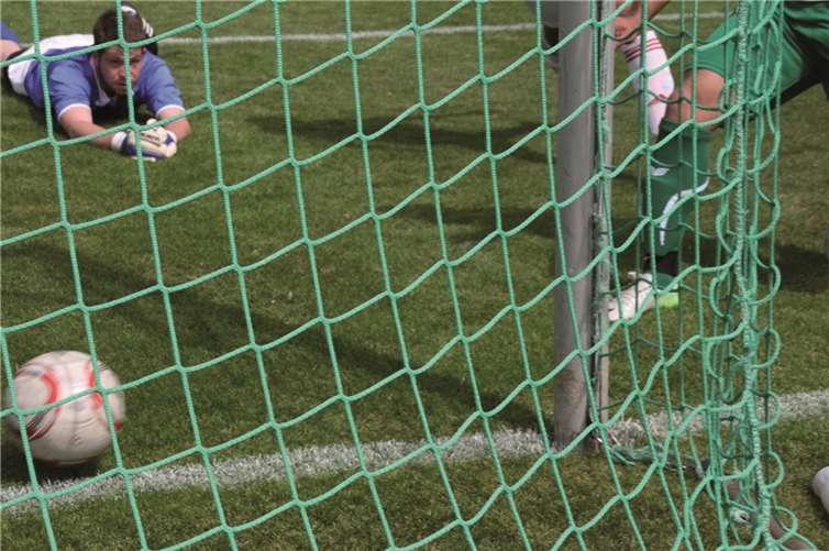 Genau dies wollen auch die Torhüter der Verbandsgemeinde vermeiden, damit ihre Mannschaften allesamt eine erfolgreiche Saison spielen können. TH