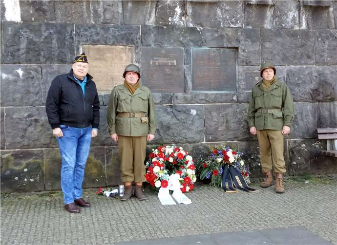 General Creighton W. Abrams und Mitglieder der Gruppe Living History