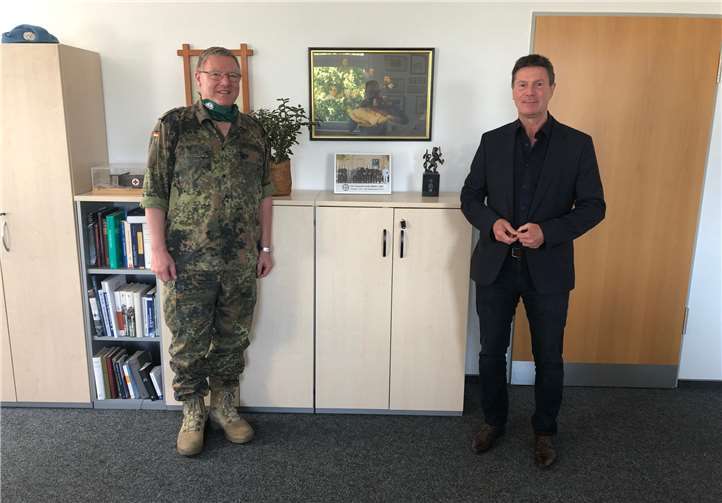 Generalarzt Dr. Kowitz und Bundestagsabgeordneter Detlev Pilger.Quelle: Büro von Detlef Pilger