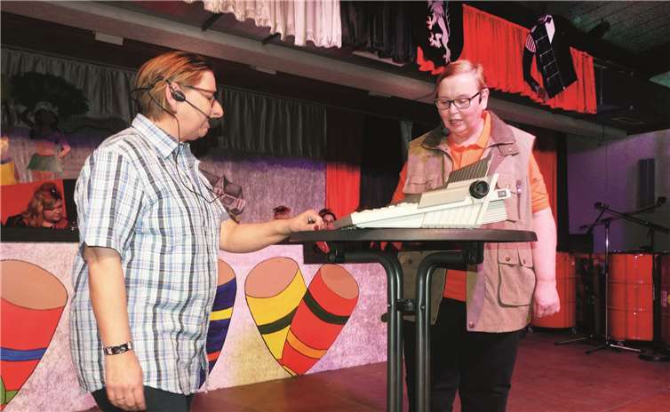 „Generationskonflikt“ war das Motto des herrlichen Sketches von Ute Jablonski und Christiane Patzelt.