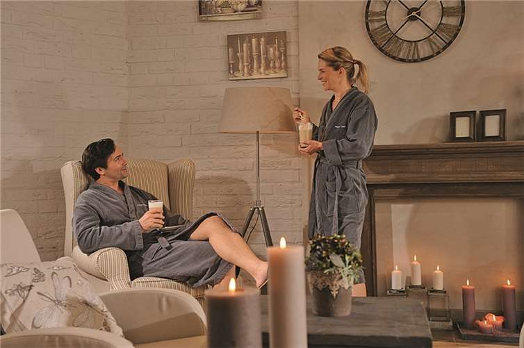 Genießen sie einen Wellnesstag im monte mare. Dirk Holst