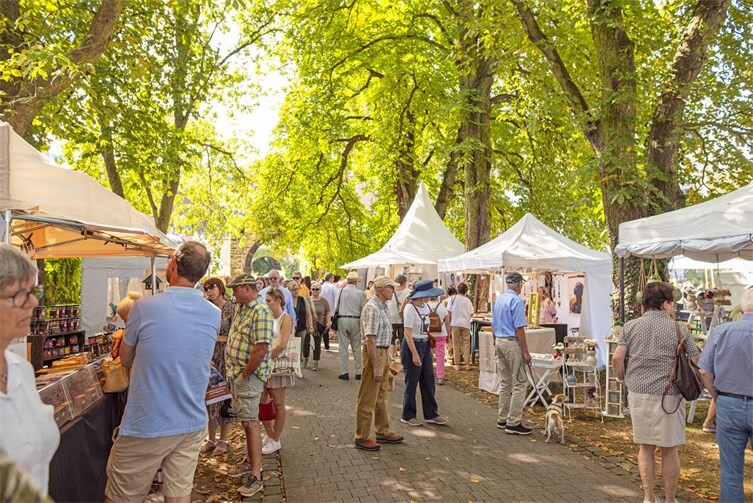 Genuss, Wohnen, Garten, Mode und Kunst: Bei der Herbstpartie kommen die Besucher auf ihre Kosten.  Foto: Reno Müller
