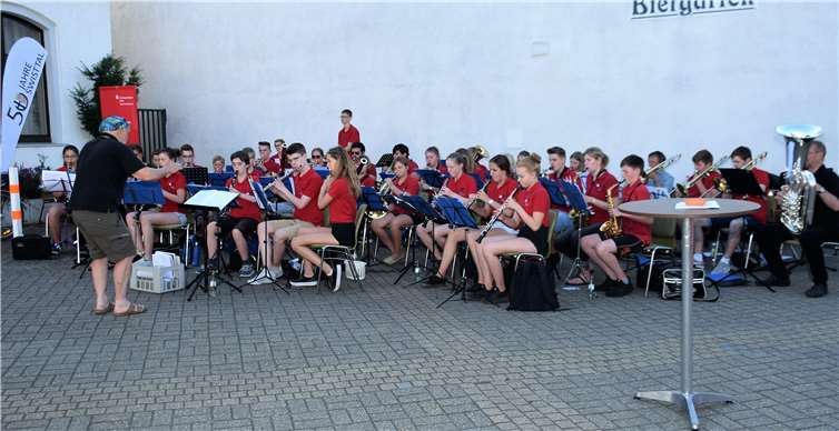 Georg Heide leitete das Jugendorchester Tomburg Winds. Fotos: EICH