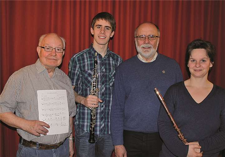 Georg Heike, Daniel Lauwers, Paul Lauwers, Swaantje Hoffmann lassen das Arche-Konzert erklingen.privat