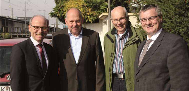 Georg Hollmann (v.l.) , Rolf Papen, Hermann Winter und Dr. Alexander Saftig beim Ortsbesuch in Weißenthurm. privat