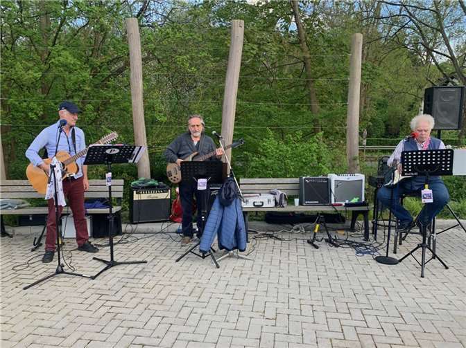 Georg Krahe mit seiner Band Mixed-Up015 sorgte musikalisch für ausgelassene Stimmung.