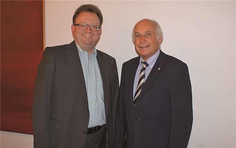 Georg Moesta (v.l.n.r.), Vorsitzender der CDU-Kreistagsfraktion Mayen-Koblenz, gemeinsam mit Bernhard Mauel, Geschäftsführer des Gemeinschaftsklinikums Mittelrhein gGmbH. privat