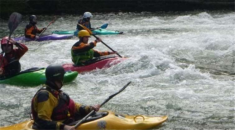 Geplant sind Fahrten auf der Iller und der Bregenzer Ache bzw. der Lech. privat