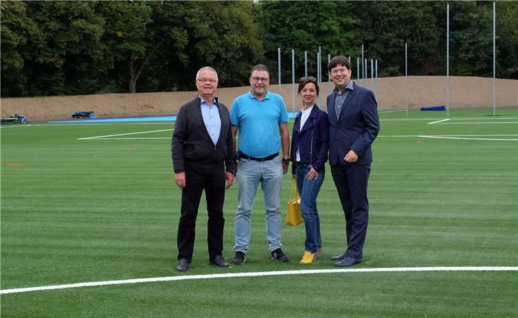 Gerd Hoffmann, Joachim Datzert, Günsel Hübner-Afacan und Michael Mang (v.l.) überzeugten sich vom Stand der Dinge. Foto: Stadt Neuwied