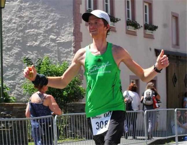 Gerd Schauf beim Zieleinlauf. privat
