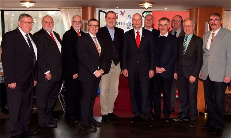 Germania Vorsitzender Peter Stäblein freut sich über den Besuch zahlreicher Ehrengäste. Fotos: GV Germania 1870 eV Vallendar/ Rhein