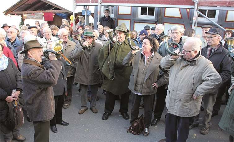 Gern gesehener Gast bei der Markteröffnung: das Jagdhornbläser Corps Ahrtal. BÜN