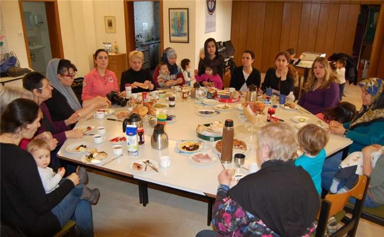 Gerne nehmen die Frauen mit ihren Kleinkindern aus den verschiedensten Ländern das Angebot des vom Deutschen Kinderschutzbund, Sektion Bad Breisig, organisierten Multi-Kulti-Treffs an. Foto: FA