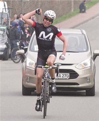 Gero Walbrül siegt überlegen in Ascheffel. Rebecca Sadowsky