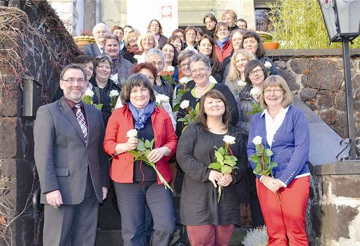 Gertrud Baums, Brigitte Hürth, Birgit Geisen, Sonja Lauterbach Sieglinde Blasch, Bettina Kriegel, Catrin Roeder, Marga Köhler, Elvira Nickenig, Ursula Sangmeister, Marlene Weirich, Doris Mohr, Pia Welsch, Irina Falkenstein, Claudia Dahm, Ingrid Jung, Gabriele Markert, Irina Sikora, Monika Busch, Valentina Chipanov, Salinda Stüber, Ute Dietrich, Beatrix Erfurth, Daniela Nett, Natalia Stieber-Koch, Elisabeth Többe und Brunhilde Heinz wurden geehrt.  Privat