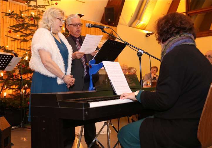 Gertrud Fritsche und Paul Weber sangen mit Klavierbegleitung von Andrea Ernst.