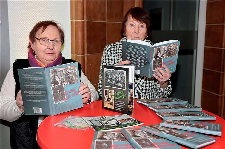 Gertrud Heckmann und Helene Seuter sind Ansprechpartnerinnen für den Gesprächskreis Generationentreff. Foto: Werner Dreschers