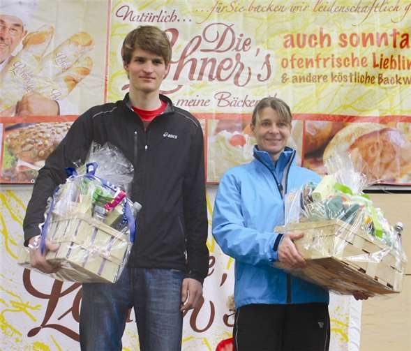 Gesamtsieger im Halbmarathon wurden der 24-jährige Nils Schäfer vom SG Wenden und die 47-jährige Annette Geiken von der LG RWE Power.
