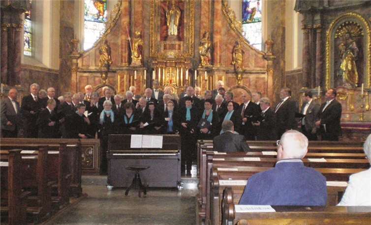 Gesang tauchte die Pfarrkirche St. Dyonisius in Kruft in ein Farbenmeer aus Klängen. privat