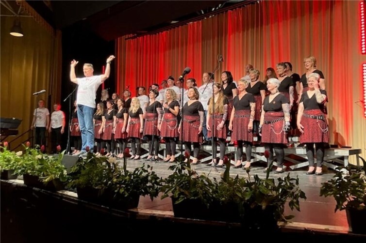 Gesangverein Queckenberg mit Dirigent Alfons Gehlen