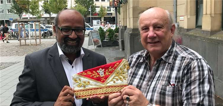 Geschäftsführer Dirk Crecelius nahm schon mal Maß.Grüne Bad Ems/Nassau