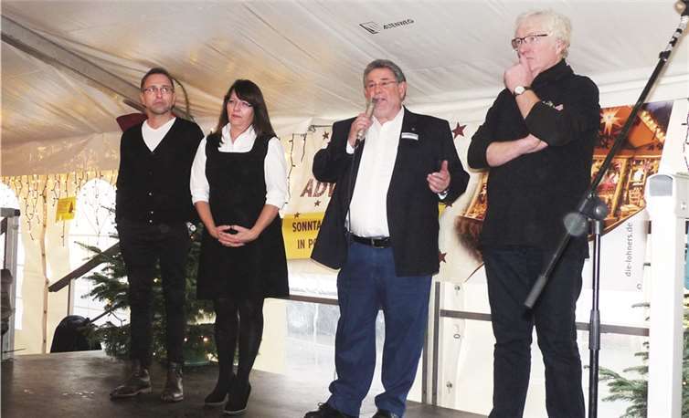 Geschäftsführer Helmut Moll (v.li.), Ellen Lohner, Achim Lohner und Organisationstalent Alfred Haupt begrüßten die Besucher zu einem wunderbaren Rahmenprogramm im Festzelt.