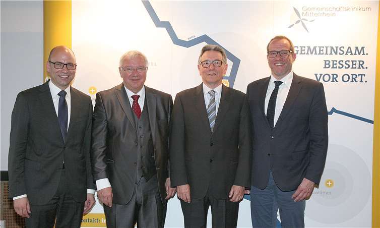 Geschäftsführer Martin Stein, Aufsichtsratsvorsitzender Prof. Dr. Joachim Hofmann-Göttig, Hans-Jürgen Gutenberger als Vorsitzender der Gesellschafterversammlung und Geschäftsführer Dr. Moritz Hemicker verkündeten eine für den Gesundheitsstandort Koblenz mehr als weitreichende Entscheidung des Gemeinschaftsklinikums Mittelrhein.WE