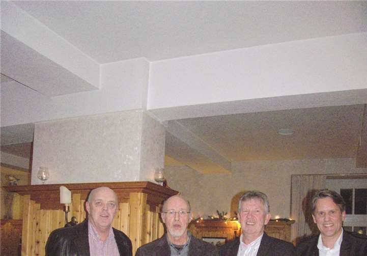 Geschäftsführer Peter Bouhs, Bernhard Sattler, Josef Abels und Geschäftsführer Lars Dahlhoff (v.li). privat