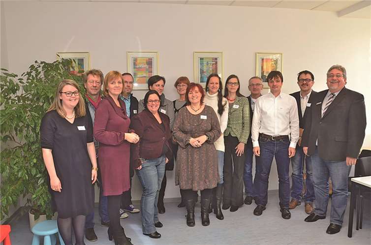 Geschäftsführer Rolf Koch (rechts) begrüßte die deutschen und estnischen Projektpartner im Jobcenter Mayen-Koblenz zum Erfahrungsaustausch. Privat