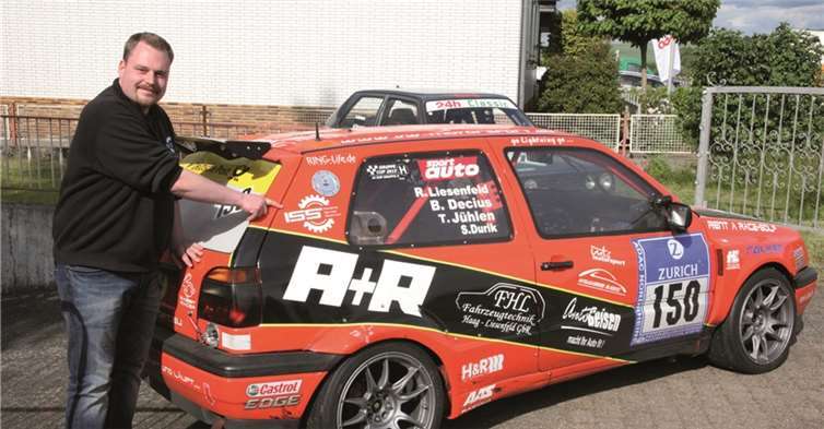 Geschäftsführer Thomas Stichnoth von der Firma IndustrieService Stichnoth (ISS) sponsert und unterstützt das Kaifenheimer HE-Motorsport-Team, das mit diesem Golf beim 24h-Rennen auf dem Nürburgring dabei war.