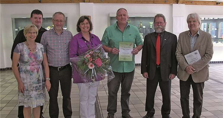 Geschäftsführerin Anita Drossard, 2. Vorsitzender Alexander Thelen, Erster Vorsitzender Dr. Jakob Matthias Drossard, Carmen Hochwald und Clemens Koch - beide wurden geehrt für ihre zehnjährige aktive Mitgliedschaft, Vizepräsident des VMB NRW Bernd Ingelbleek, Roland Blaschy - er wurde geehrt für seine 25-jährige fördernde Mitgliedschaft (v.li.). privat