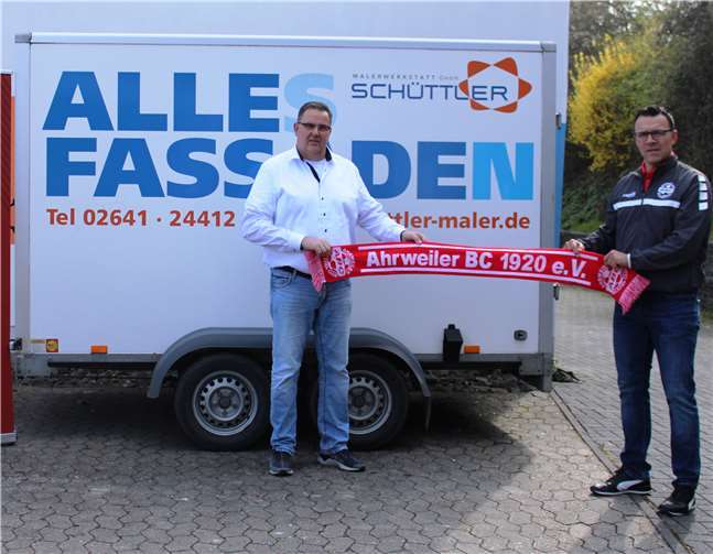 Geschäftsinhaber Sascha Schüttler (l.) und Michael Lorca freuen sich über die künftige Partnerschaft. Foto: Martin Brand