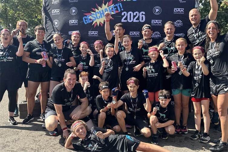 Geschafft! Gruppenfoto der stolzen Teilnehmer des „Xletix Kids“