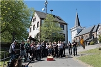 Maibaumaufstellen in Reifferscheid – Junggesellen leben Brauchtum