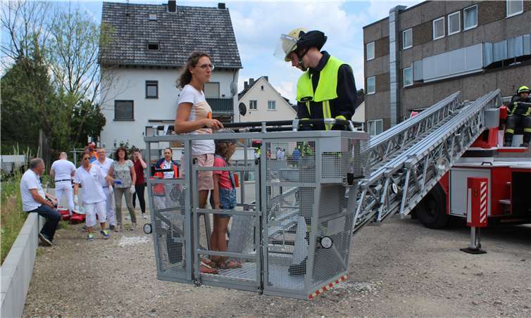 Geschafft - Mutter und Kind sind in Sicherheit.