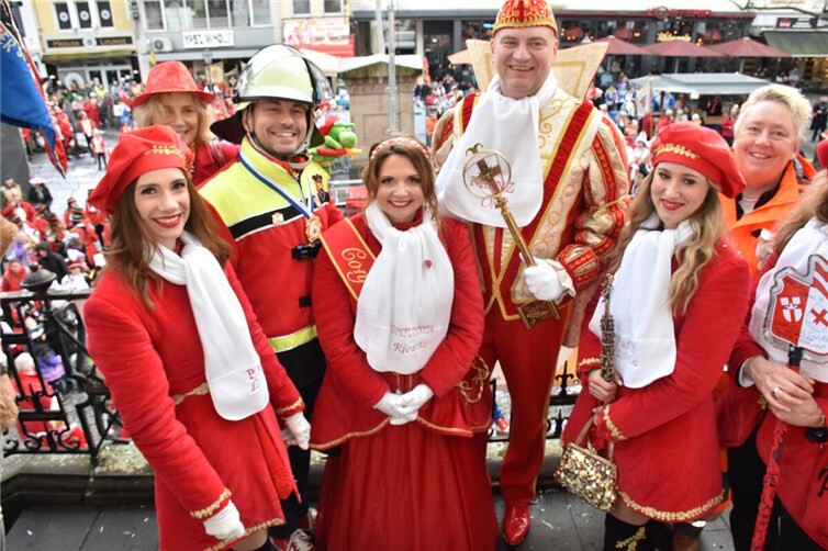 Geschafft: Prinz Oli hat den Stadtschlüssel und OB Langner 5 Tage Sonderurlaub.